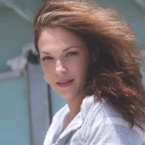 Amanda Righetti