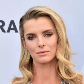 Betty Gilpin