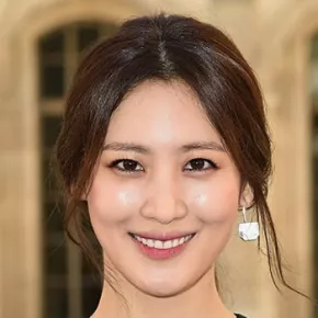 Claudia Kim