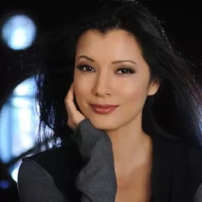 Kelly Hu