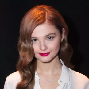 Stefanie Scott