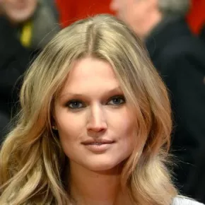 Toni Garrn