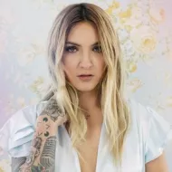 Julia Michaels